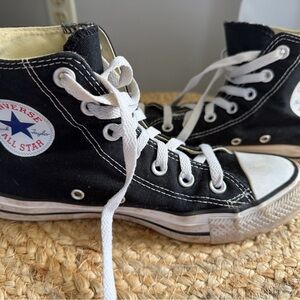 Converse Women’s Black and White High-Top Sneakers CLASSIC